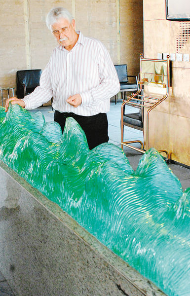 雕塑藝術(shù)大師和他的作品。記者 張波 攝